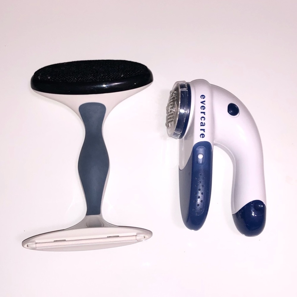 Set of 2 lint pilling fuzz hair removers from clothing furniture and fabrics